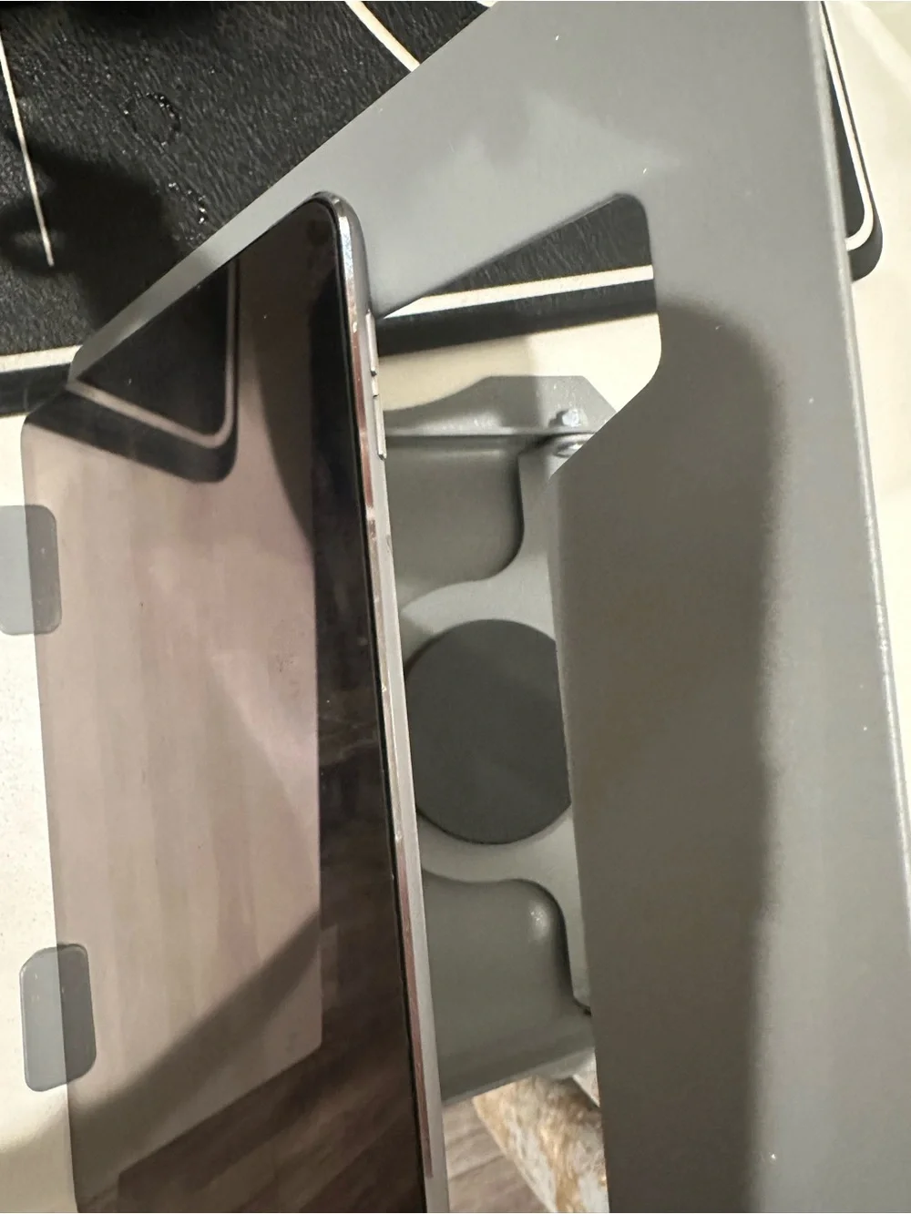 iPad holder- IPad or laptop stand- can turn and adjustable